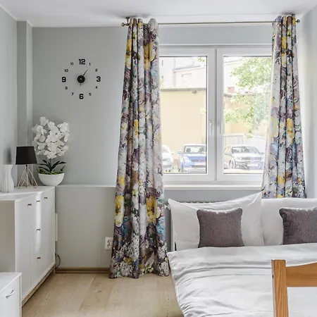 Libelta Quiet Charm By Bookinghost * Poznaň