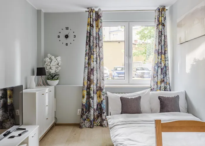 Libelta Quiet Charm By Bookinghost * Poznan